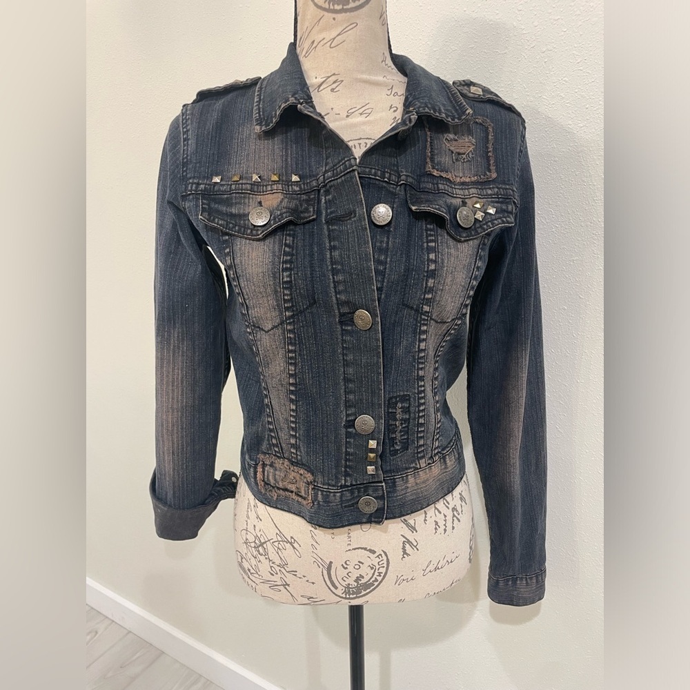 Abbey dawn by Avril Lavigne denim
Jean Jacket Epaulettes Studded
Collar Wings